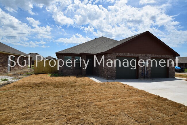 Building Photo - 523 Wood Dr