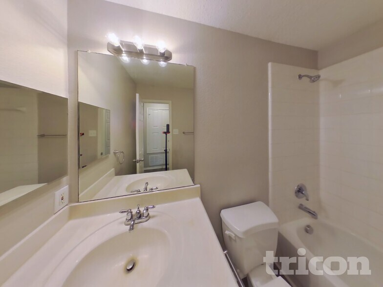 Building Photo - 1502 Warrington Way