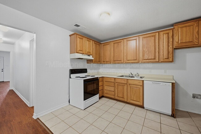 Building Photo - 2000 Monte Cristo Way