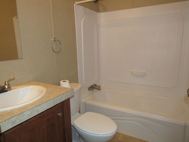 Building Photo - 3 BD 2 BA Country Living