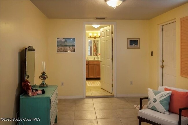 Building Photo - 1550 4th Ave