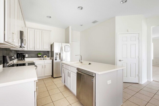 Building Photo - 4/3.5 in Wesley Chapel!