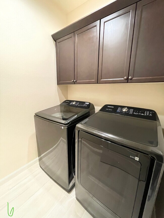 Building Photo - 634 Wood Crest Ave