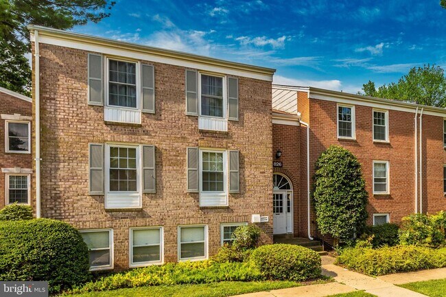 Building Photo - 826 Quince Orchard Blvd