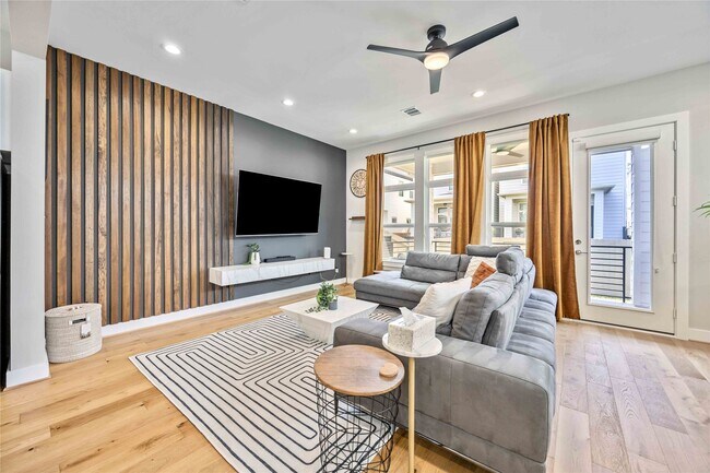 Building Photo - 5821 Kansas St