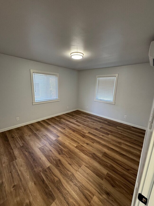 Building Photo - NICE UNIT WITH 2 BED 1 BATH IN GREAT LOCATION IN AUBUN!