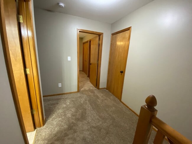 Building Photo - Great West Central Location