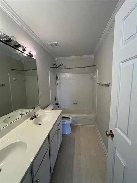 Building Photo - 15 Hawnley Trace