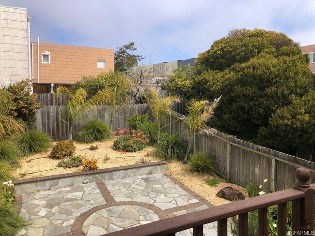 Building Photo - 2944 Taraval St