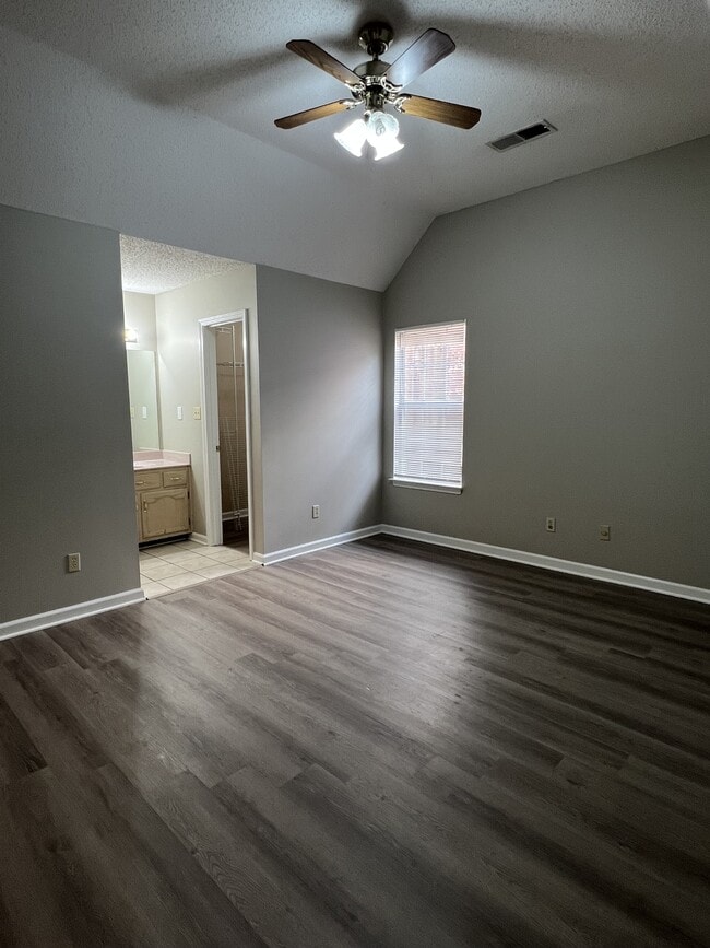 Building Photo - 9593 Daly Dr