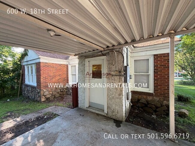 Building Photo - 600 W 18th St