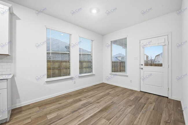 Building Photo - 10037 Little Tree Ln