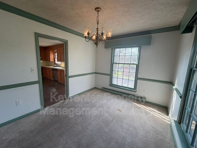 Building Photo - 907 Ladd Rd