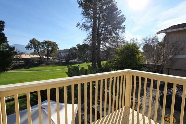 Building Photo - 1632 Siskiyou Dr