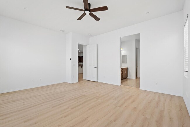 Building Photo - 43720 Vacanza Ct