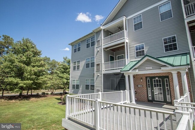 Building Photo - 45522 Westmeath Way