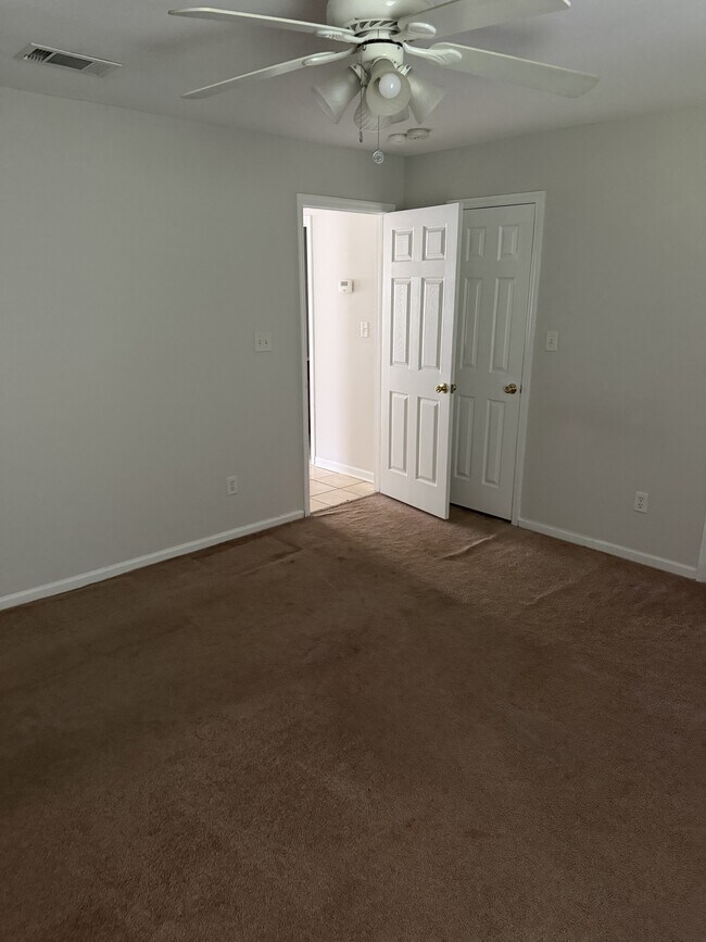 Building Photo - 800 cardinal grove court