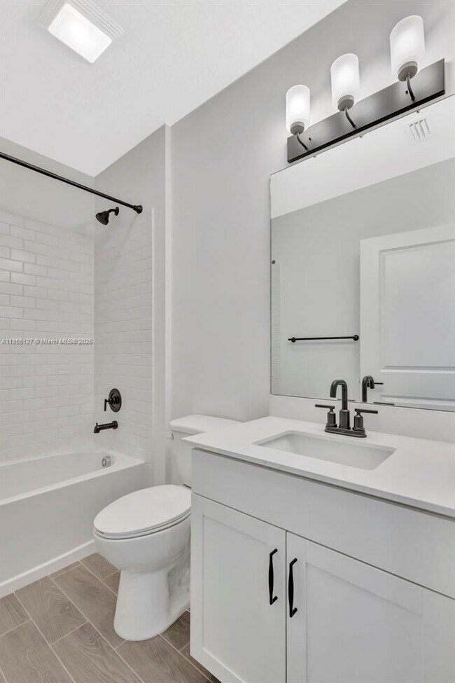 Building Photo - 301 Silver Sands Ln