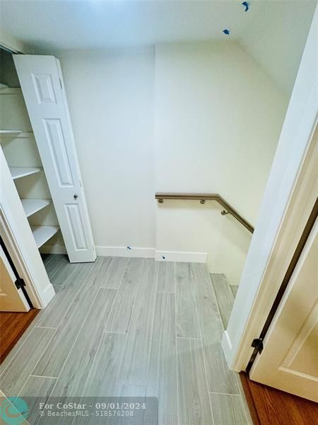 Building Photo - 805 W Oakland Park Blvd