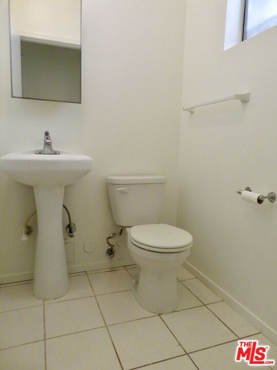 Building Photo - 8861 Alden Dr