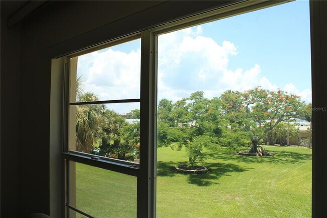 Building Photo - 3810 Gulf of Mexico Dr