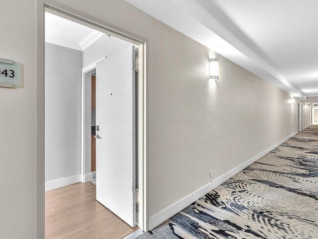 Building Photo - 3001 S Ocean Dr