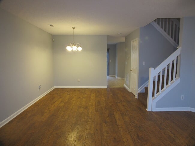 Building Photo - Pristine 2 bedroom, 2.5 bath Townhome located in the Roxborough Community!