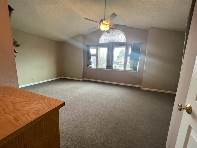 Building Photo - 4528 Whitney Cir