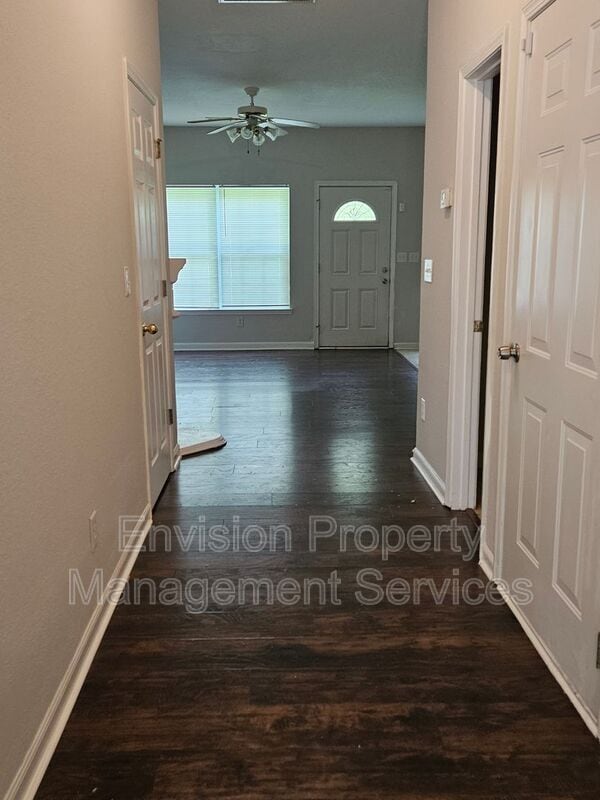 Building Photo - 393 Brookview Dr