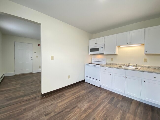 Building Photo - 4 Martin St