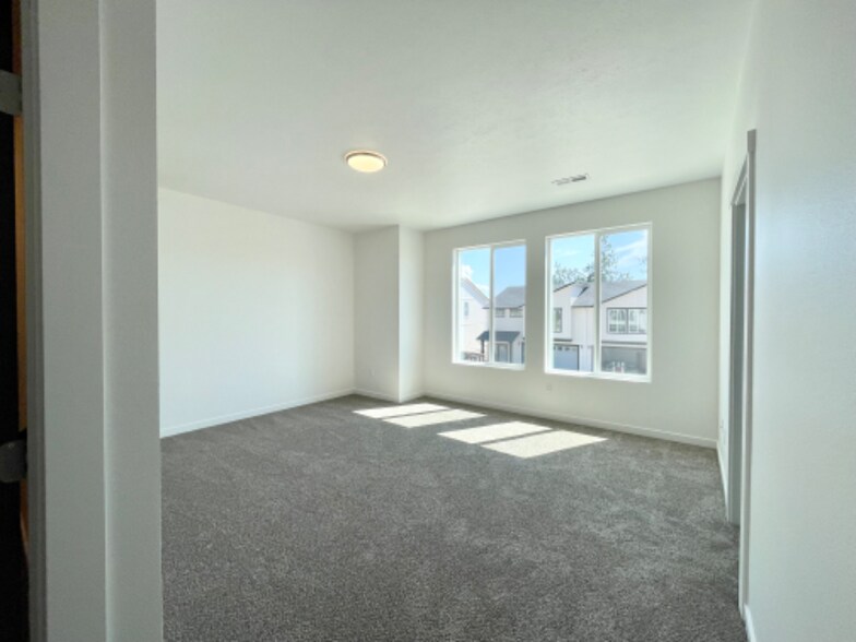 Building Photo - 12815 N Jaydee Ln