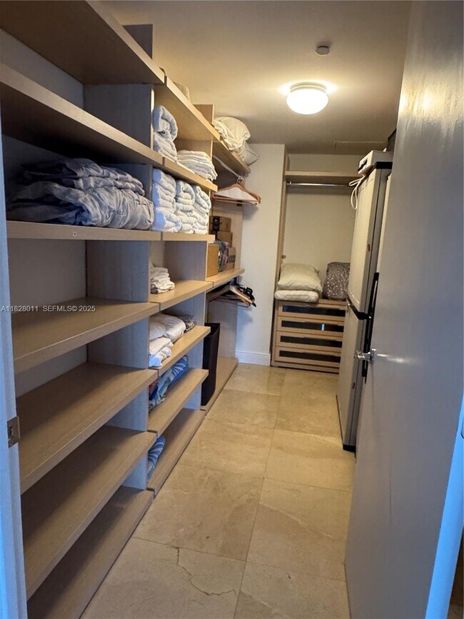 Building Photo - 1830 S Ocean Dr