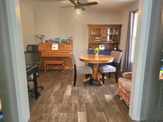 Building Photo - Charming Home with Pool & Prime Location!
