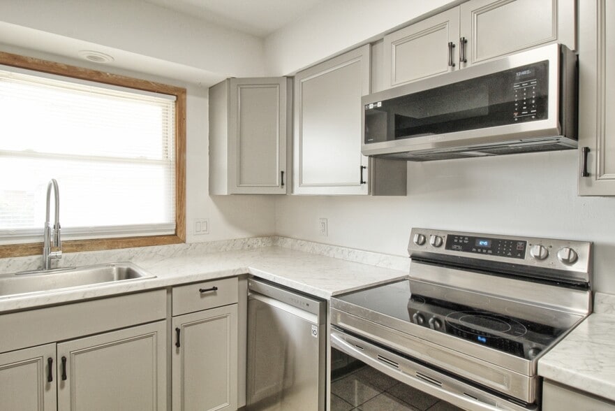 Building Photo - Laramie Apartment Homes