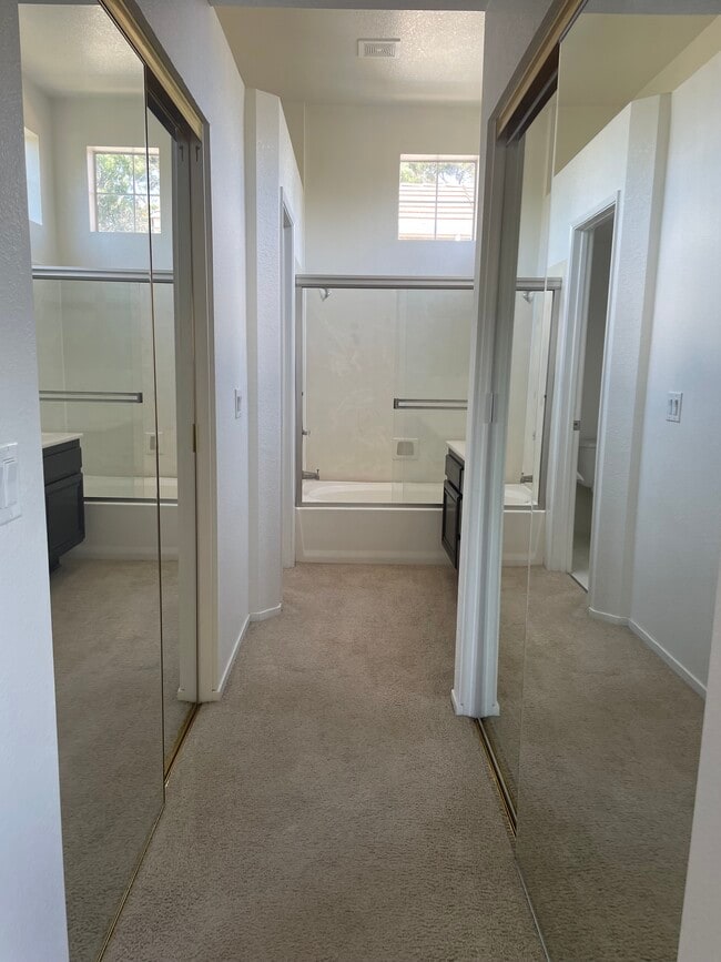 Building Photo - 138 Trenton Cir