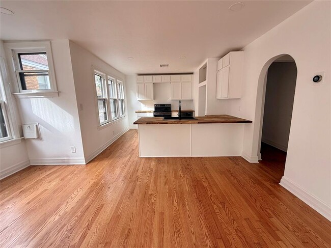 Building Photo - 415 NW 33rd St