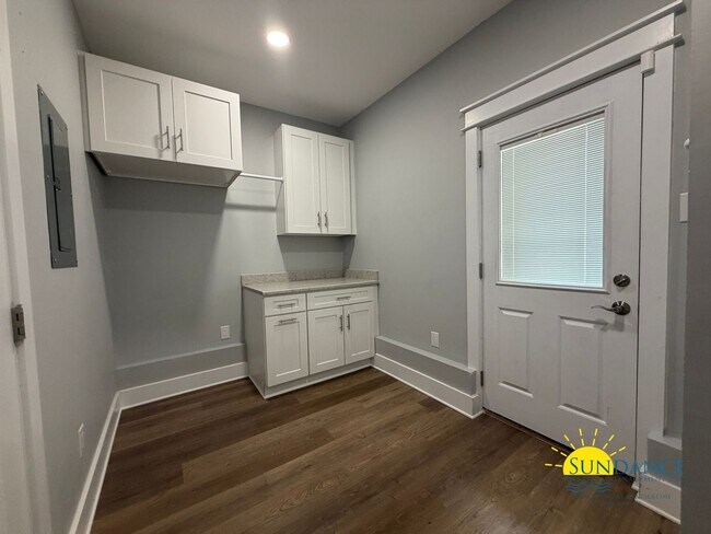 Building Photo - Lovely 3 Bedroom Home in Fort Walton Beach!