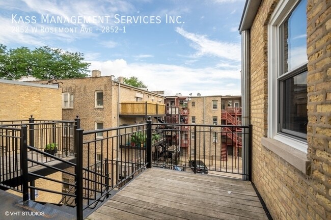 Building Photo - 2852 W Rosemont Ave