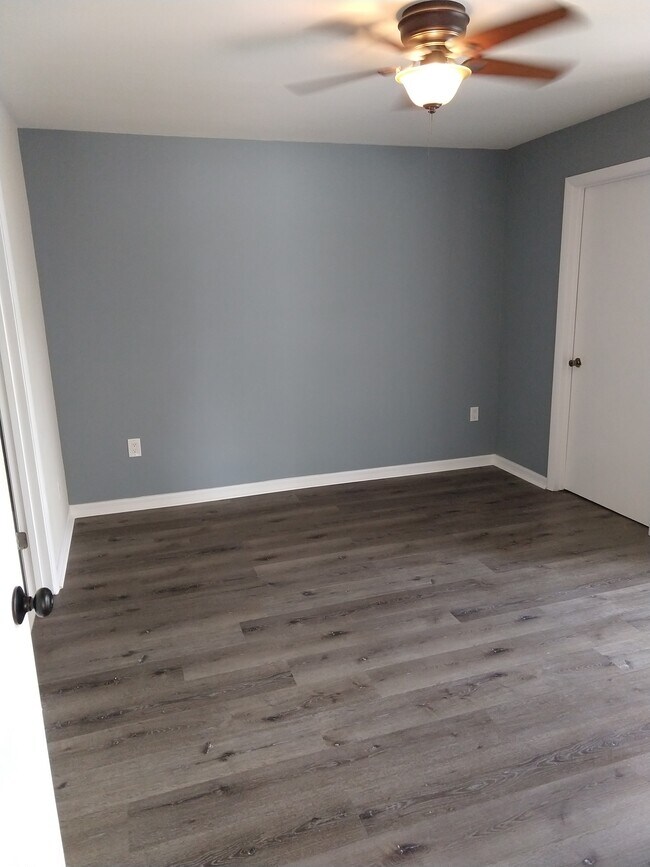 Master bedroom - 4887 Via Palm Lks