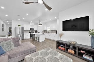 Building Photo - 211 S 5th St