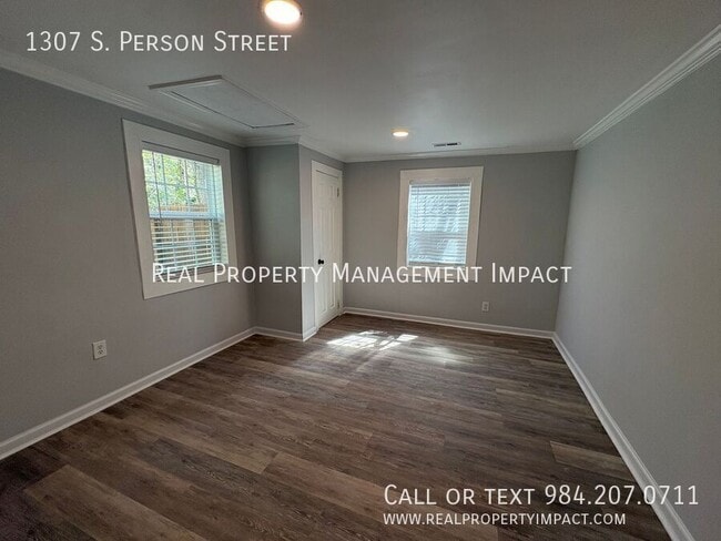 Building Photo - 1307 S Person St