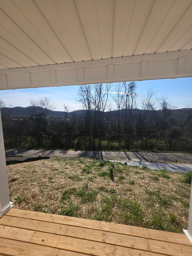 Building Photo - 328 Wilson Hurst St