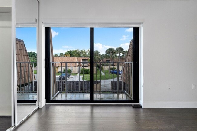 Building Photo - 557 Green Springs Pl