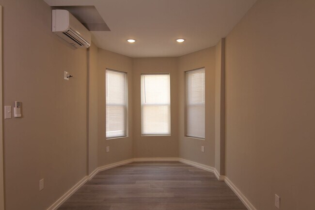 Building Photo - 3945 Baring St