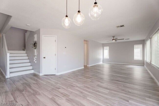 Building Photo - 1109 Devon Downs Ave
