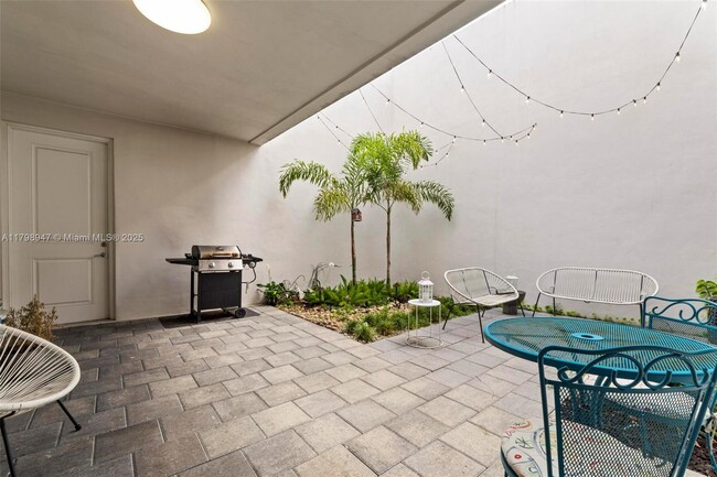 Building Photo - 10350 NW 66th St