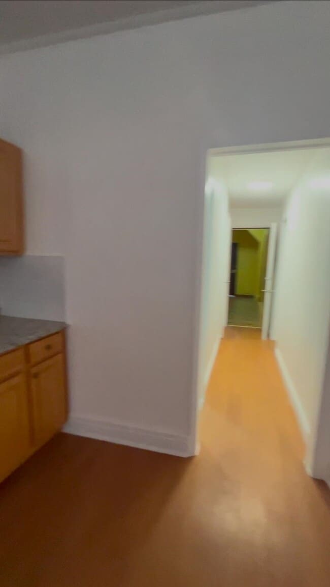 Building Photo - 907 18th St