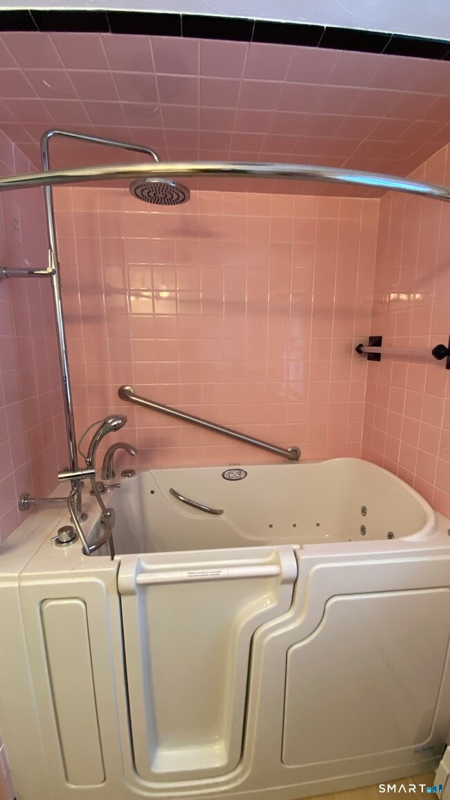 Building Photo - 178 Edgewood Dr