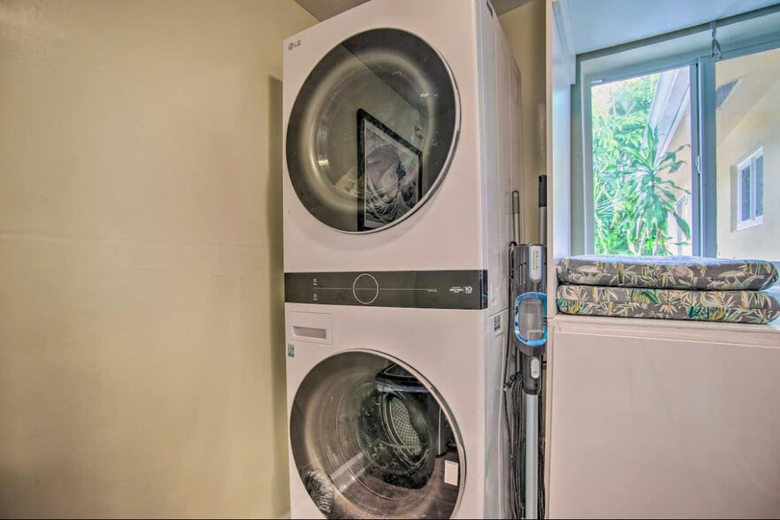 Building Photo - 2169 Imperial Point Dr