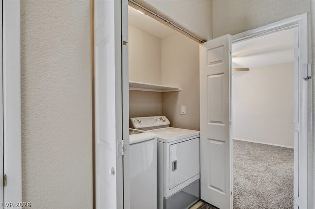 Building Photo - 2576 Velez Valley Way